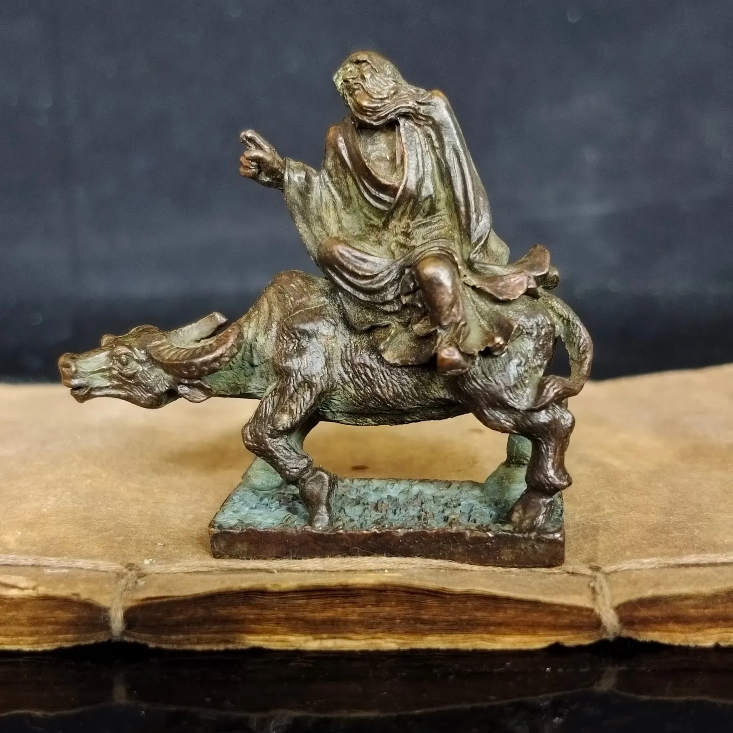 Chinese Lao Tzu Statue Home Decoration Character Sculpture Bronze Lao Tzu Riding Bull Art Sculpture Handicraft Decoration 5
