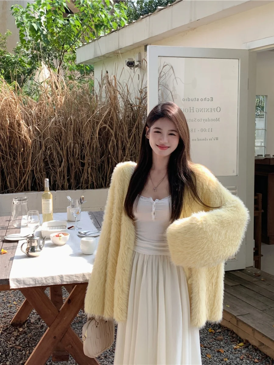 

Gentle long-sleeved furry knitted cardigan lace camisole Korean autumn winter drape sweet cute V-neck sweater jacket female top