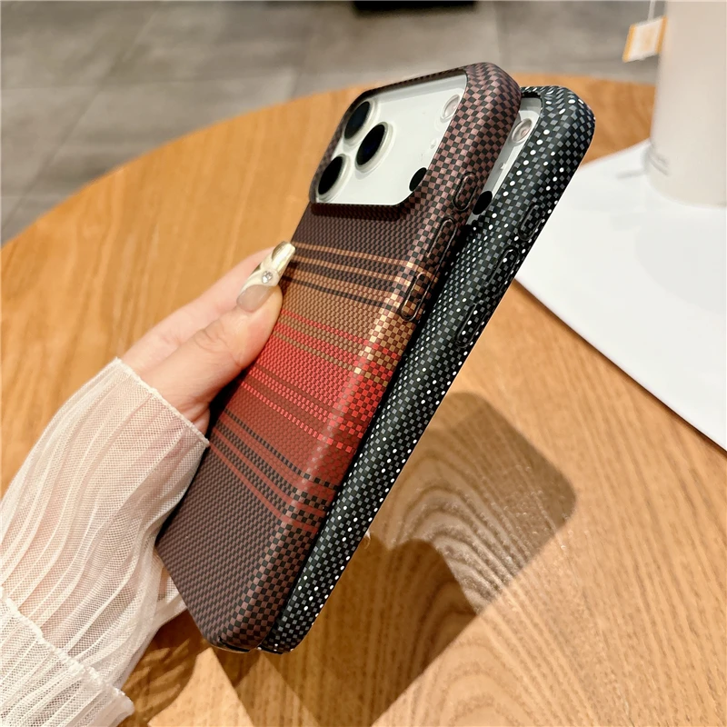 Carbon Fibre Kevlar Armor Magnetic Case with Wireless Charging Compatibility