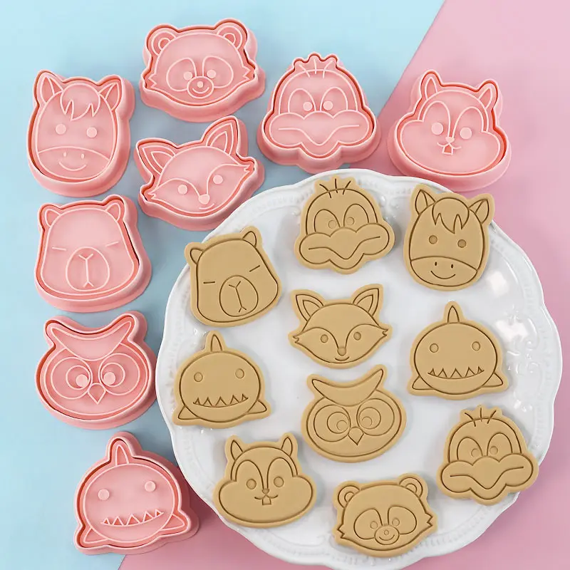 8Pcs/set animal Shape Cookie Cutters Plastic 3D Cartoon Pressable Biscuit Mold Cookie Stamp Kitchen Baking Pastry Bakeware Tool