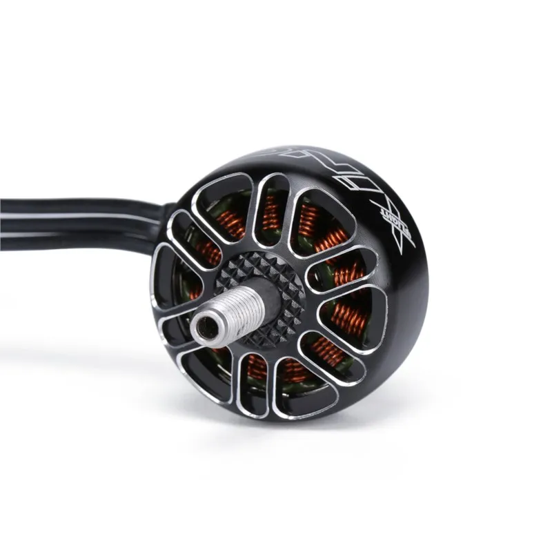 Moteur iFlight XING E Pro 2207 2450KV, vue latérale avec dissipateur thermique et support de montage.