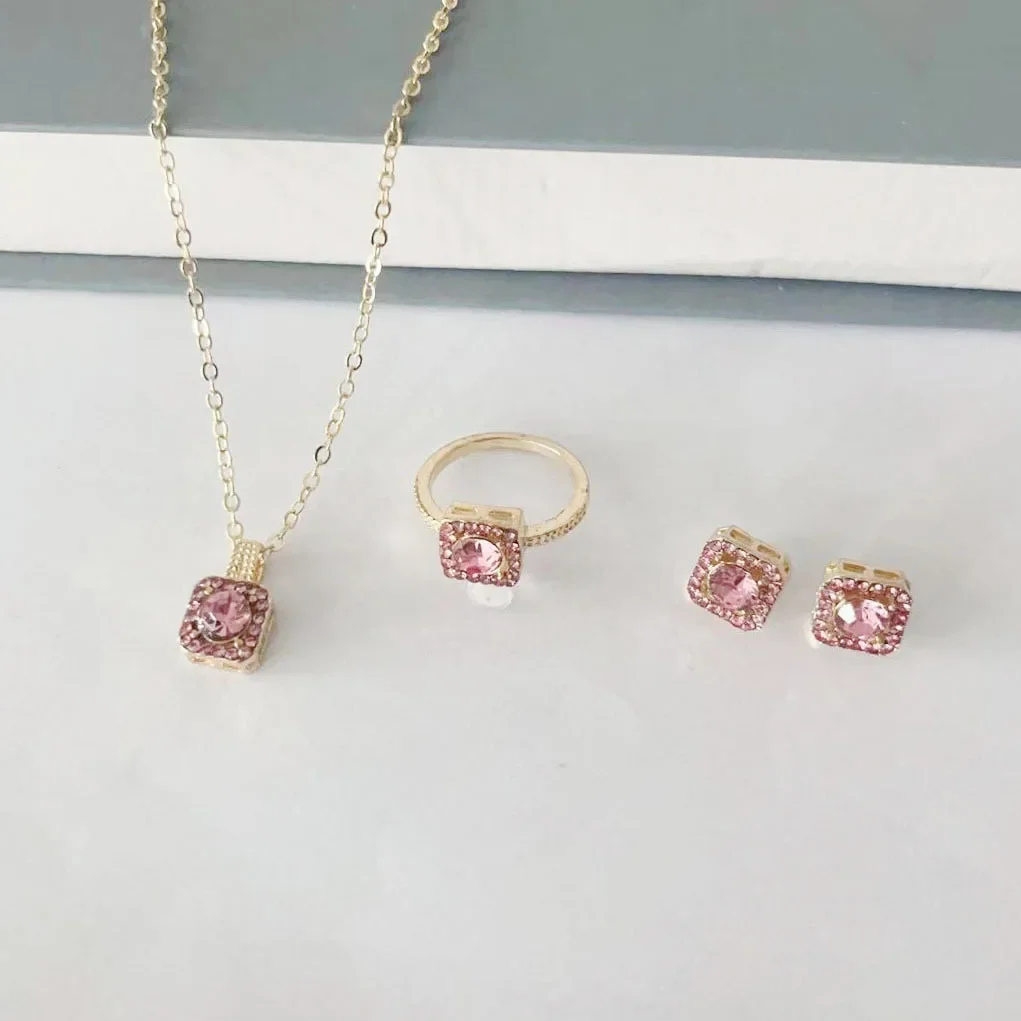 Cube Jewelry Ensemble - Necklace Detail