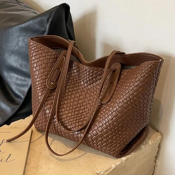 Minimalist Women Shoulder Bag 1