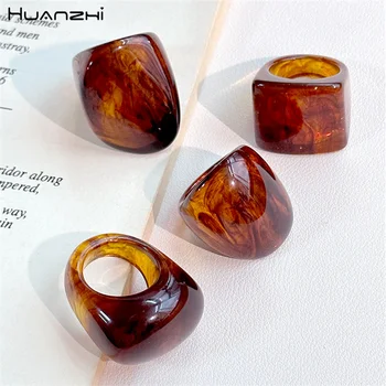 HUANZHI Vintage Brown Resin Ring 1