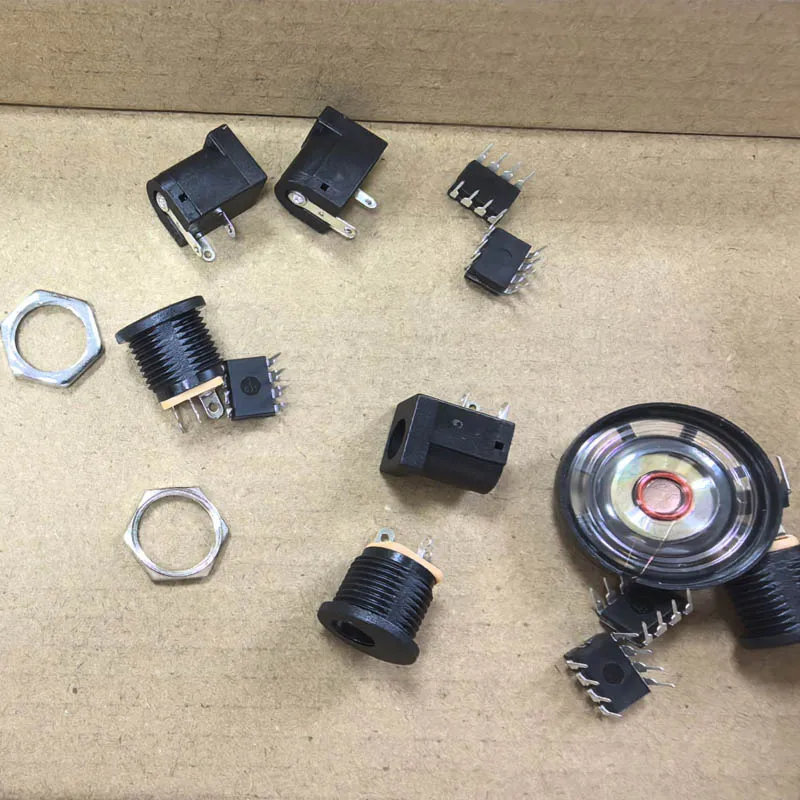รูปสินค้า ชุดอุปกรณ์อิเล็กทรอนิกส์ DIY ครบเซต สำหรับงานซ่อมและพัฒนาวงจร
