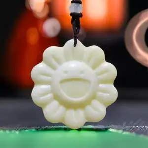 Natural Real Jade Sunflower Pendant Necklace Charm Amulet Carved Jewelry Stone Talismans Gifts for Women Men Designer Vintage