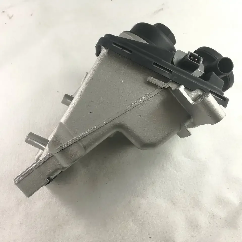 Oil Filter Housing 31338685 For Volvo S40 V50 S60 V60 XC60 XC70 C30 C70 2004-16 oil filter housing