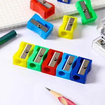 Mini temperamatite in plastica rettangolare colorato a foro singolo da 10 pezzi per studenti delle scuole elementari, matita a rotazione manuale