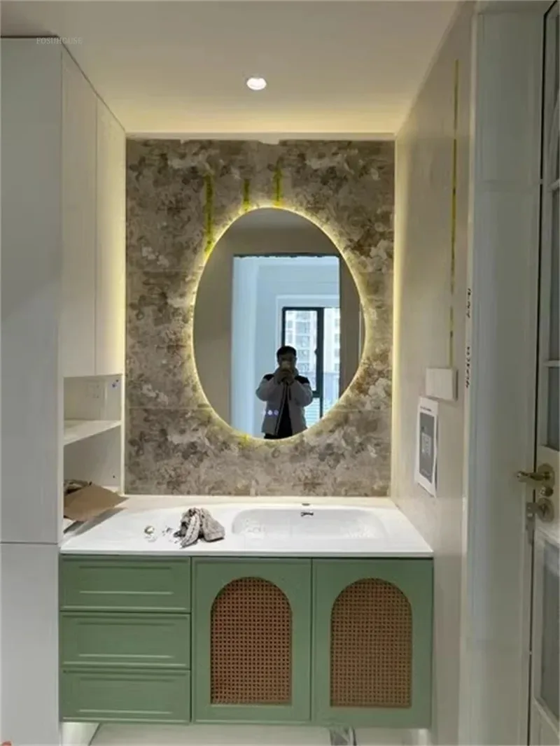 Description Picture 4 of itemModern Smart Bath Mirrors Wall-mounted Touch Screen Bedroom Makeup Mirror Bathroom Mirror with Light Hotel Decorative Mirrors