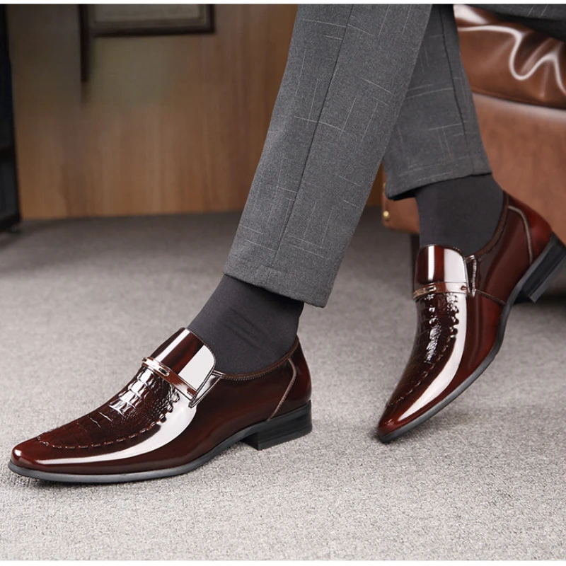 Business Men Leather Shoes Patent Leather Men's Dress Shoes Slip on Pointed Toe Mens Oxford Hot New British Party Footwear