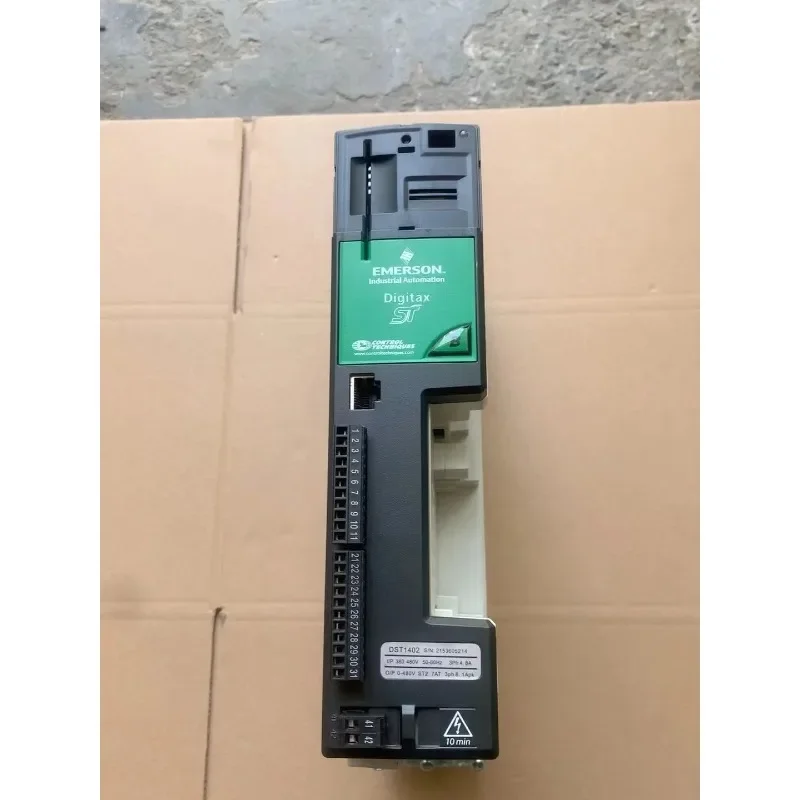 

Control Techniques Emerson Digitax DST1402B/DST1402BP Servo Driver / Drive Used