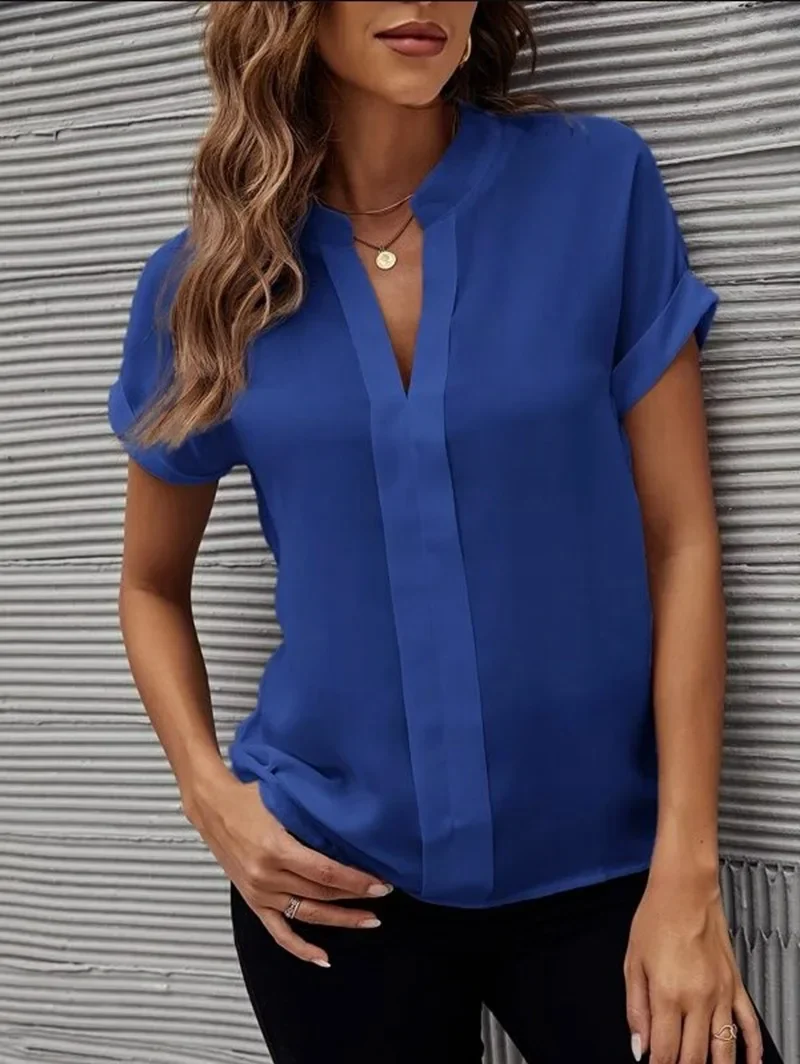 Stylizacja casualowej letniej bluzki