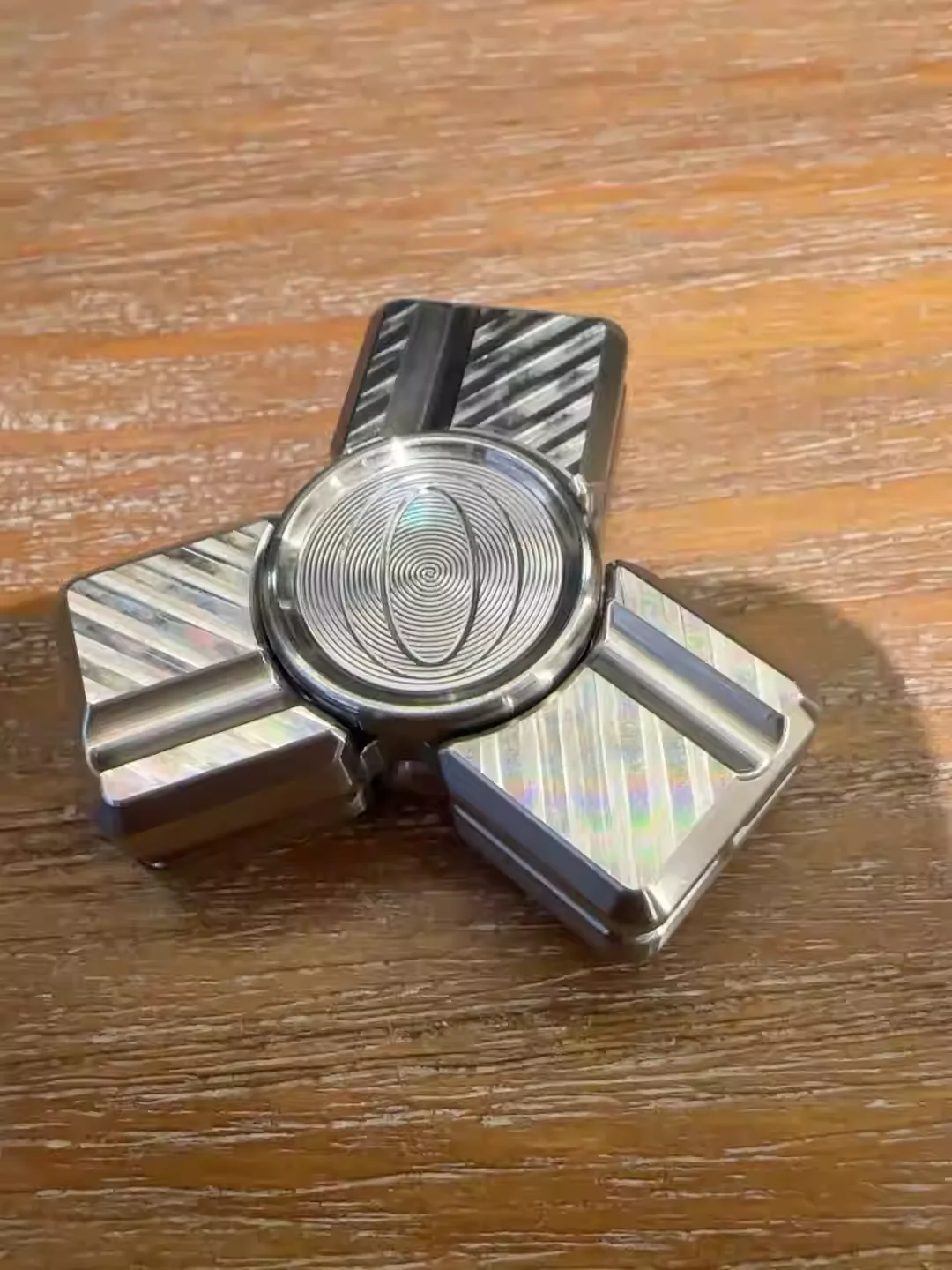 

Asia Pacific stainless steel impact fingertip gyroscope with three large impact box cards complete
