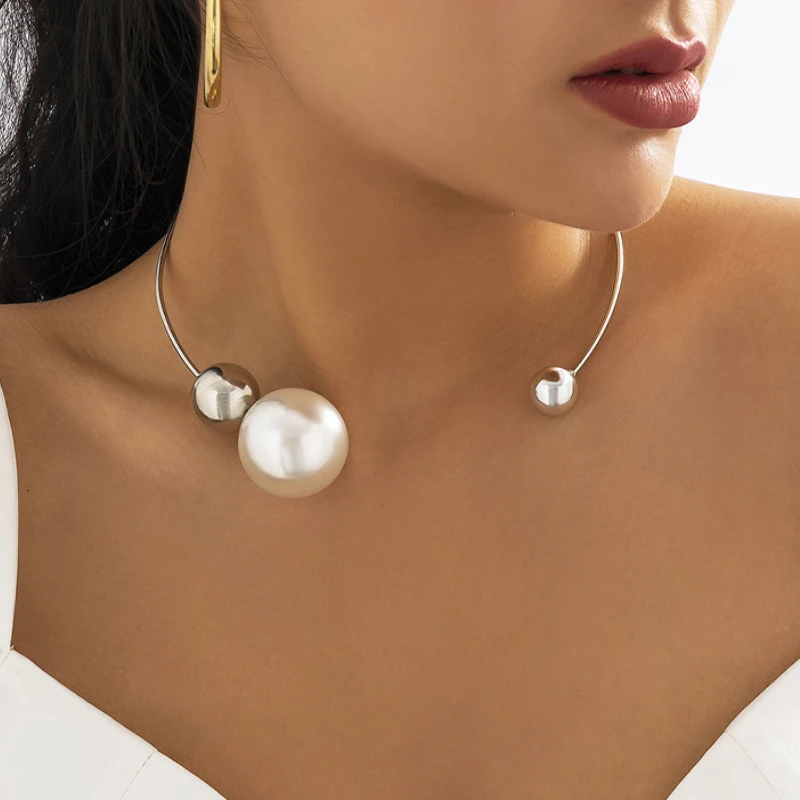 

Fashion Jewelry For Women Necklace European and American Design Personality Asymmetrical Round Bead Choker Necklace For Womemn
