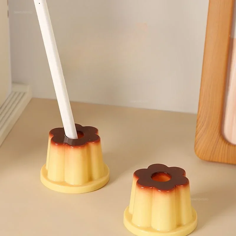 Cute Cartoon Pudding Jelly Pen Holder – Creative Desktop Ornament and Storage Stand