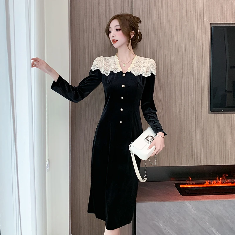 Kawaii Contrast Lace Collar Velvet Dress