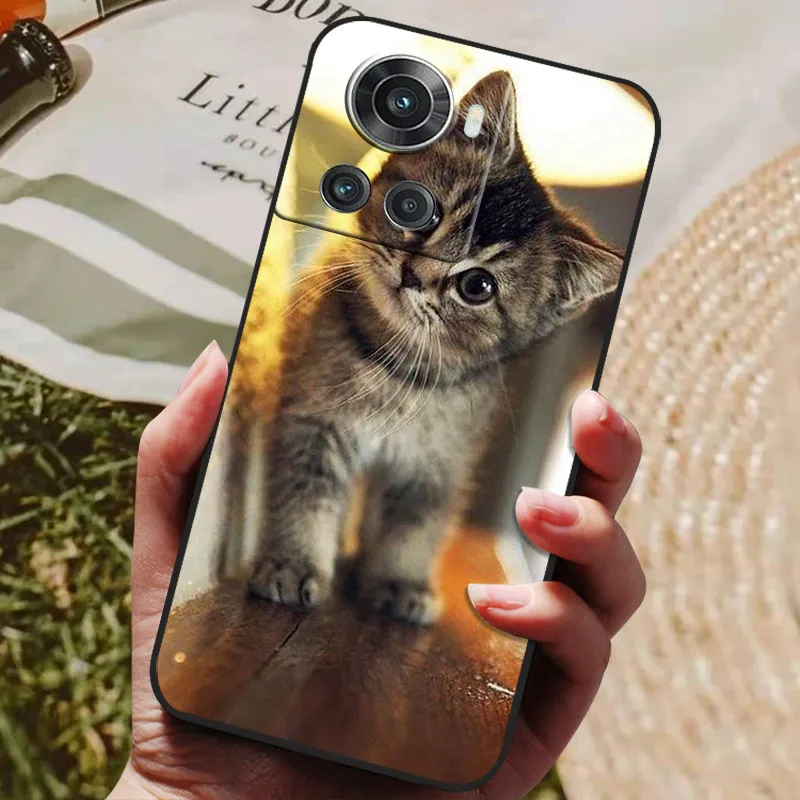 Black Silicone Soft Phone Cover with Lion and Wolf Design - Elegant Protective Case