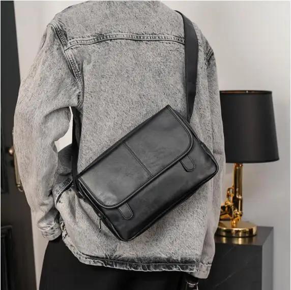 

Men's Casual Shoulder Bags Retro Youth Messenger Bag PU Leather Crossbody Bags Japanese Tooling Minimalist Shoulder Bags for Men