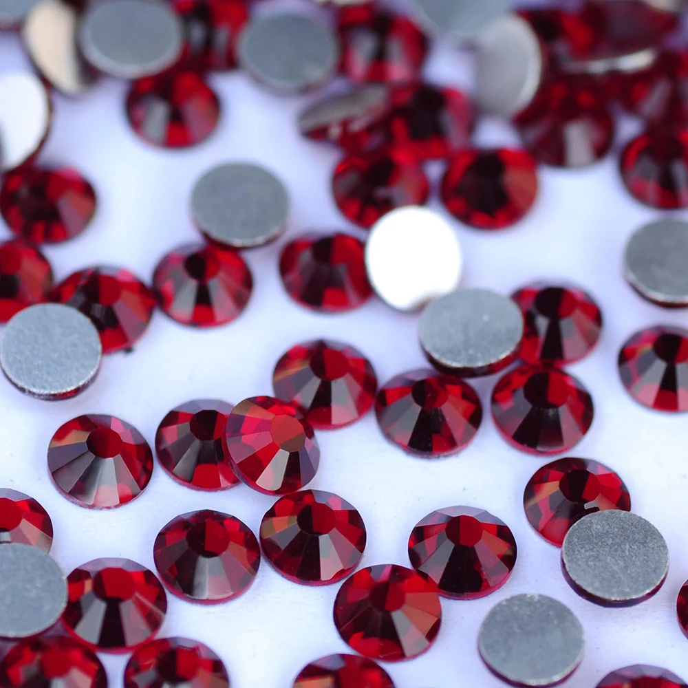 Dunkle siamrote Strasssteine, nicht Hotfix, flache Rückseite, Kleidungsstück, Diamanten, 3D-Glitzer, Nagelkunst, selbstklebende Kristalle für DIY-Basteldekoration