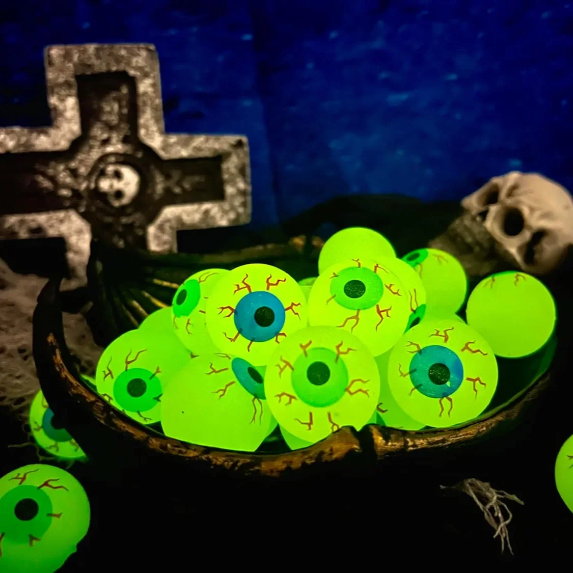 Glow in The Dark Eyeball 32MM Bouncy Ball Halloween Supplies Toys Horror Luminous Scary Ball Kids Toys Gift Fake Eyeballs 10pcs party toys bouncing balls toy