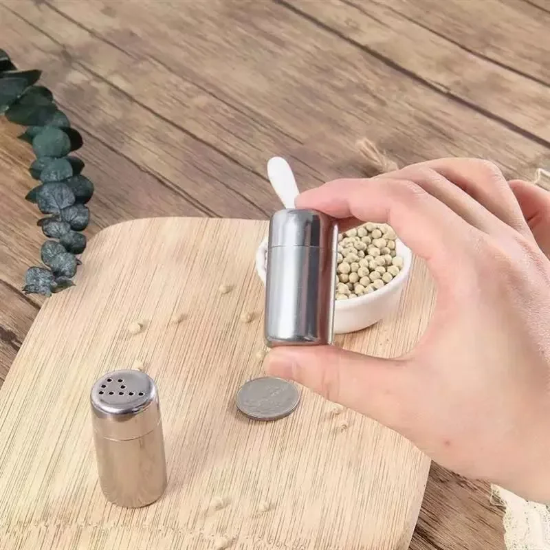 Food-Grade Stainless Steel Spice Jars Mini Portable Salt Pepper Shakers Leak-Proof for Camping Picnic 1pcs