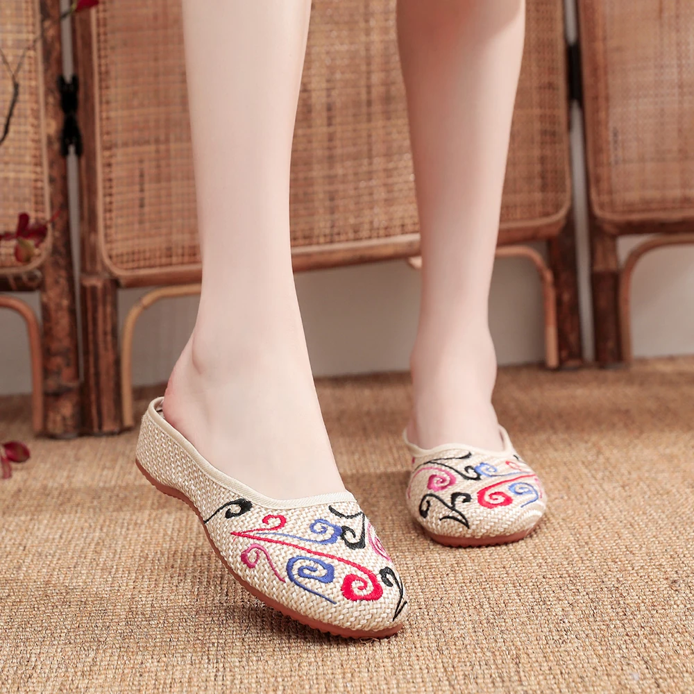 Amazon.com: SY-Home Chinese Traditional Old Beijing Cloth Shoes, Ladies  High-Heeled Slippers Embroidered Sandals and Slippers Tendon Bottom Cloth  Slippers,Black,EU40 : Clothing, Shoes & Jewelry