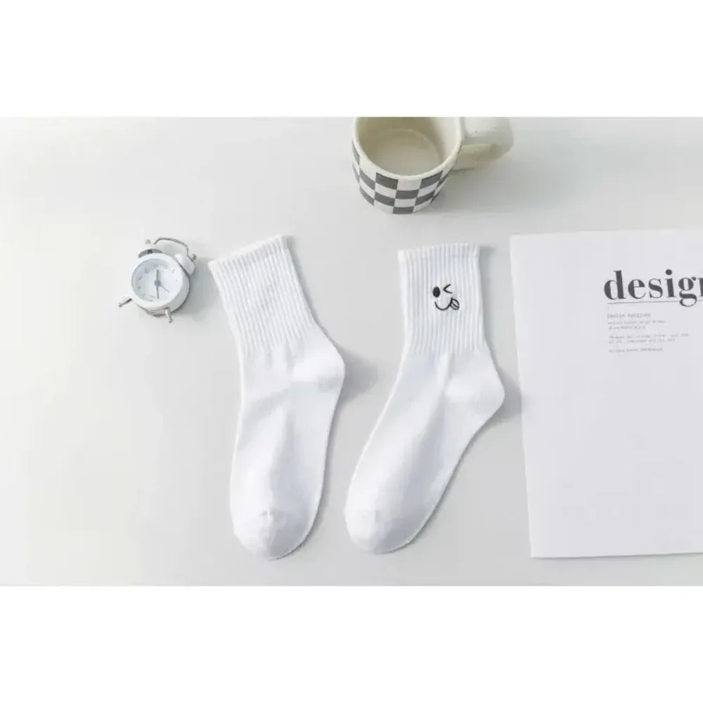 Womens Socks 5 Pairs Women's Cartoon Socks Round Neck Mid Tube Fashionable Cute Expression Pattern Socks Casual Breathable Autumn Girls