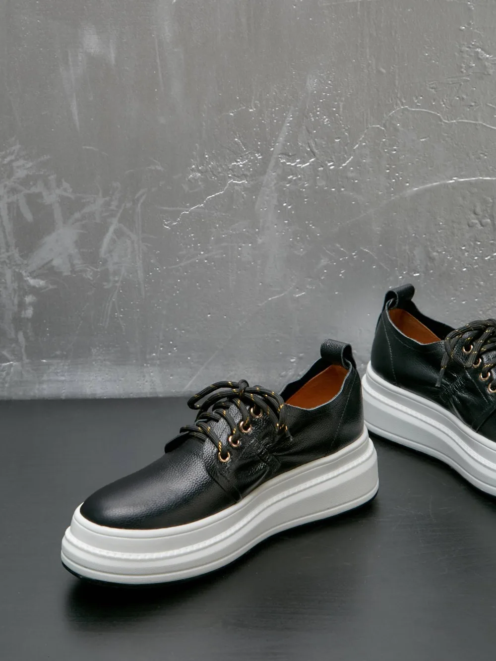 Krazing Pot Soft Natural Leather Round Toe High Bottom Lace Up Sneakers Solid Concise Style Leisure Women Vulcanized Shoes L26