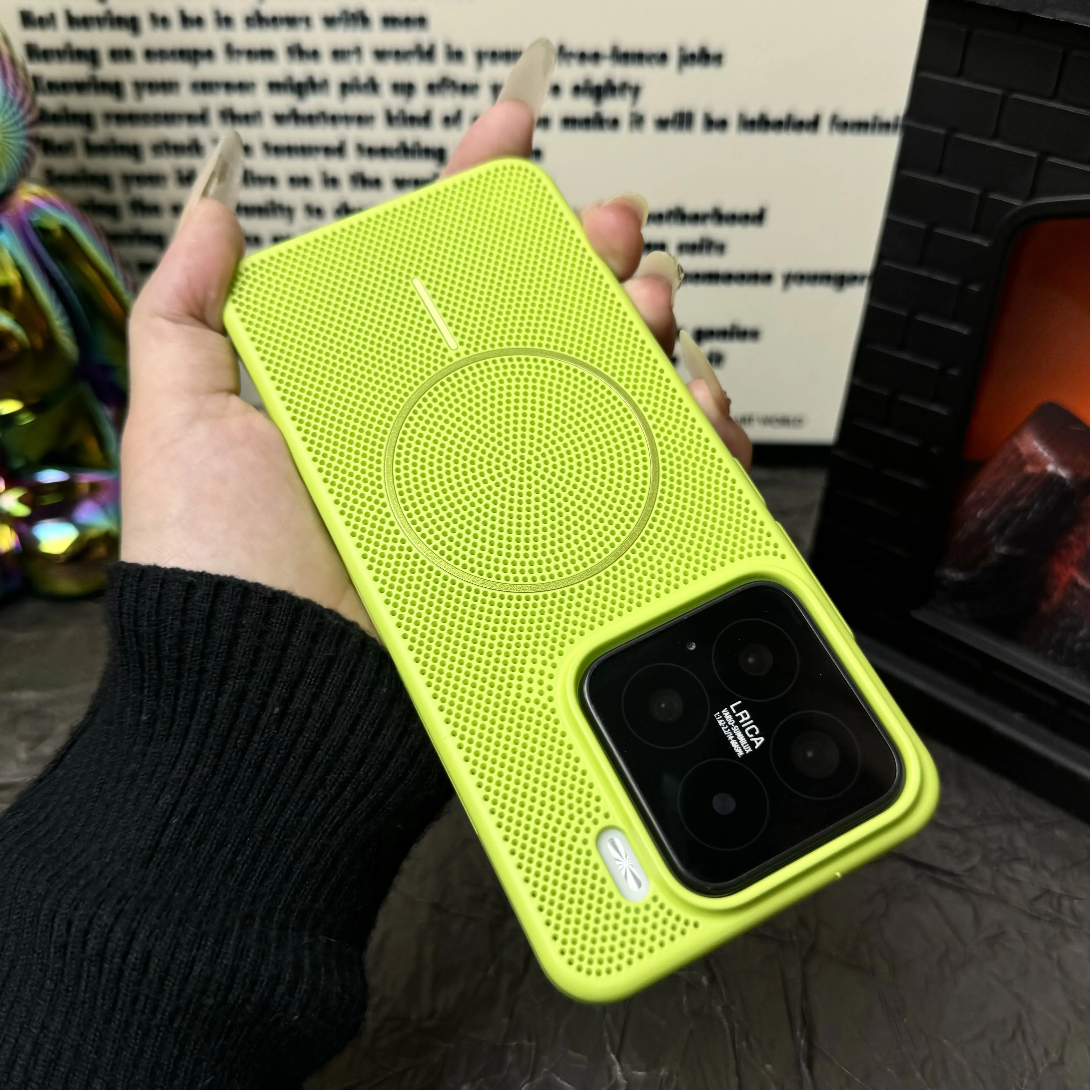 Magnetic Heat Dissipation Breathable Mesh Hard Cover - Shockproof & Wireless Charging Compatible Case