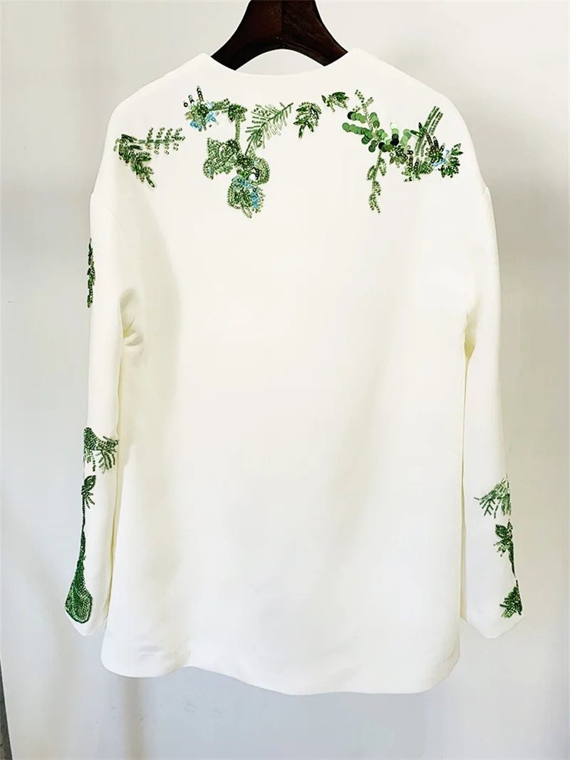 Рисунок 2 - Блестящие блестящие женские брюки