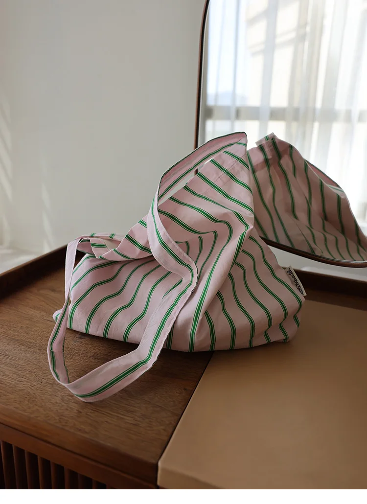 sac bandoulière, sac à rayures, sac toile, sac rose, sac vert, sac collège, sac sport, sac voyage,