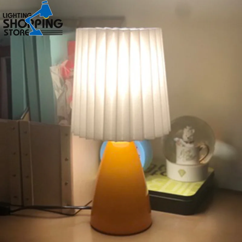 

Nordic Pleated Table Lamp Retro Ceramics Bedroom Bedside Deske Lamp Atmosphere Lamp Bedside Table Decoration Night Light
