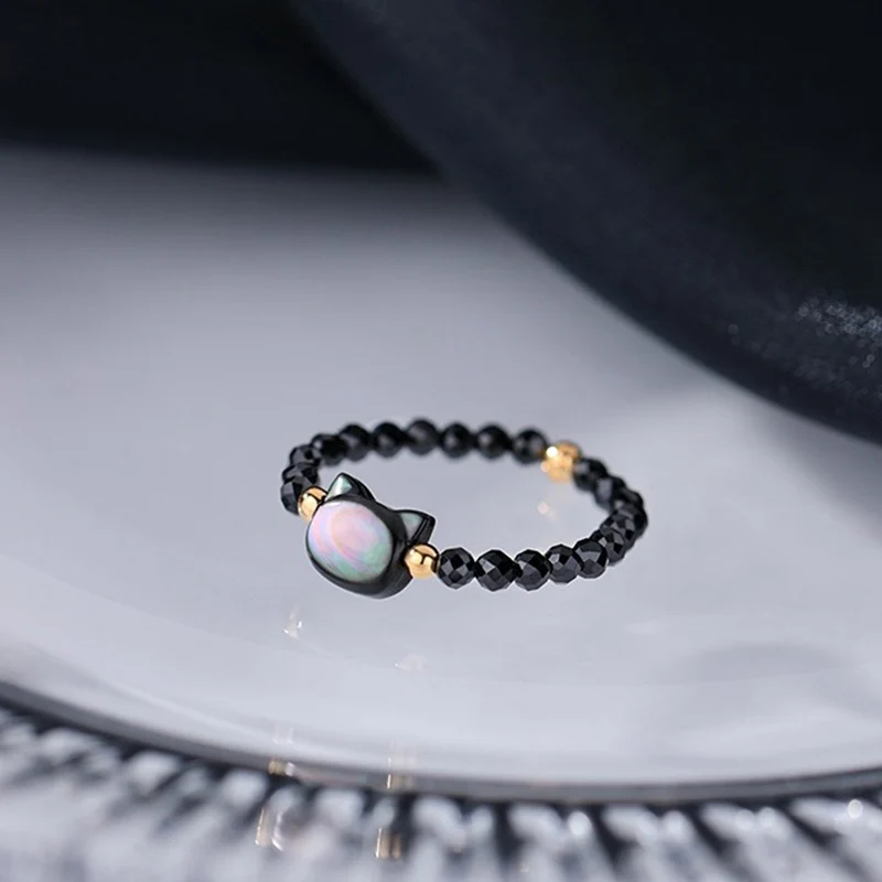 Anelli, perline, gatti stile moda 2025 per uomo e donna_voghion.com