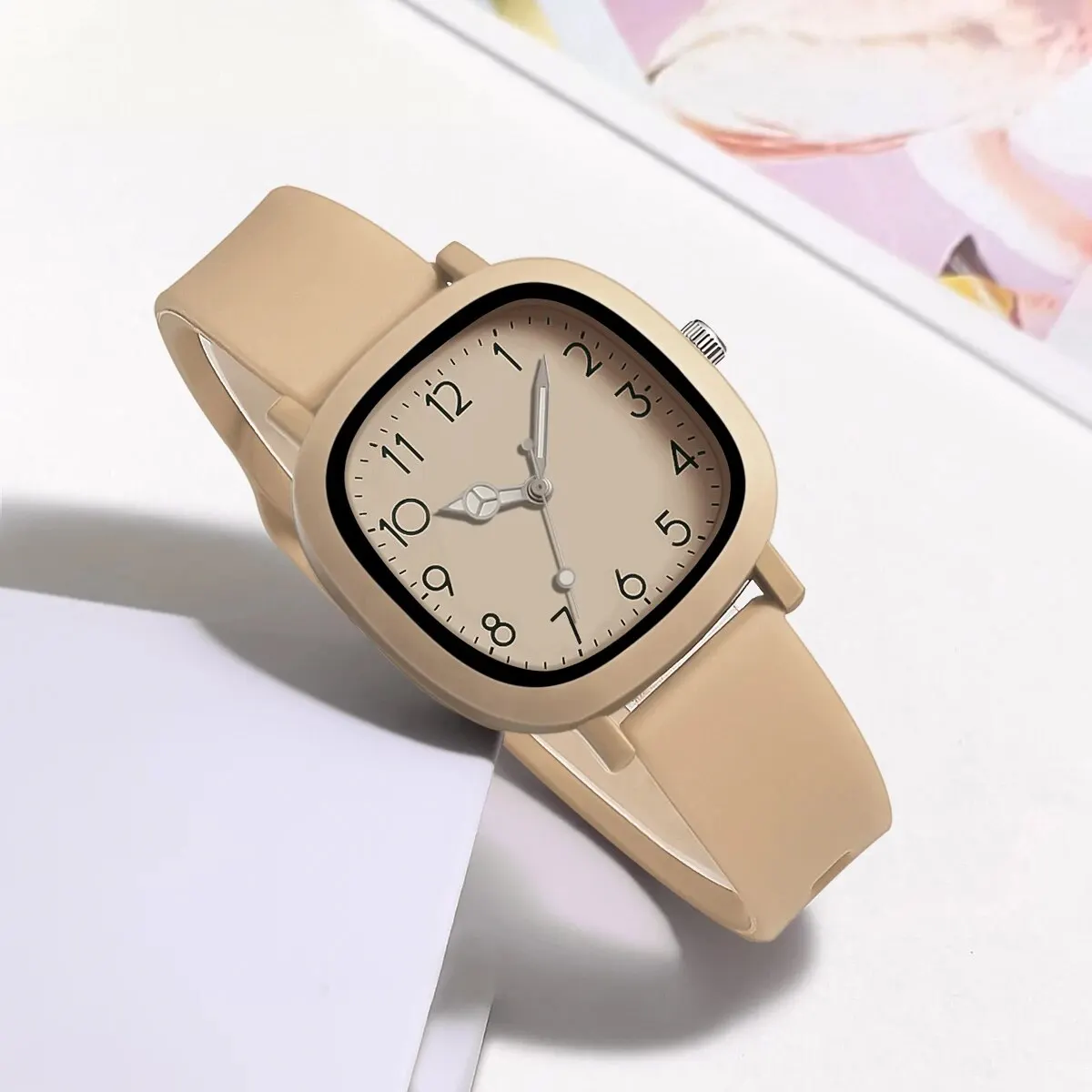 Elegant Silicone Strap Women's Quartz Watch with Arabic Numerals
