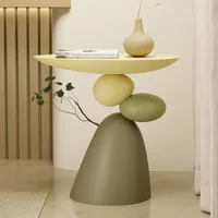 Table basse d'angle, table d'appoint ronde minimaliste moderne avec un design d'équilibre unique, table d'appoint en résine peu encombrante pour le salon 3