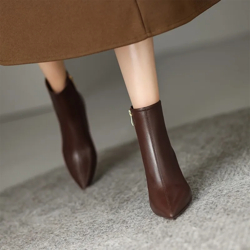 

Brown pointed short boots, women's autumn high heels, slim heels, elegant and high-end feel skinny boot 4578