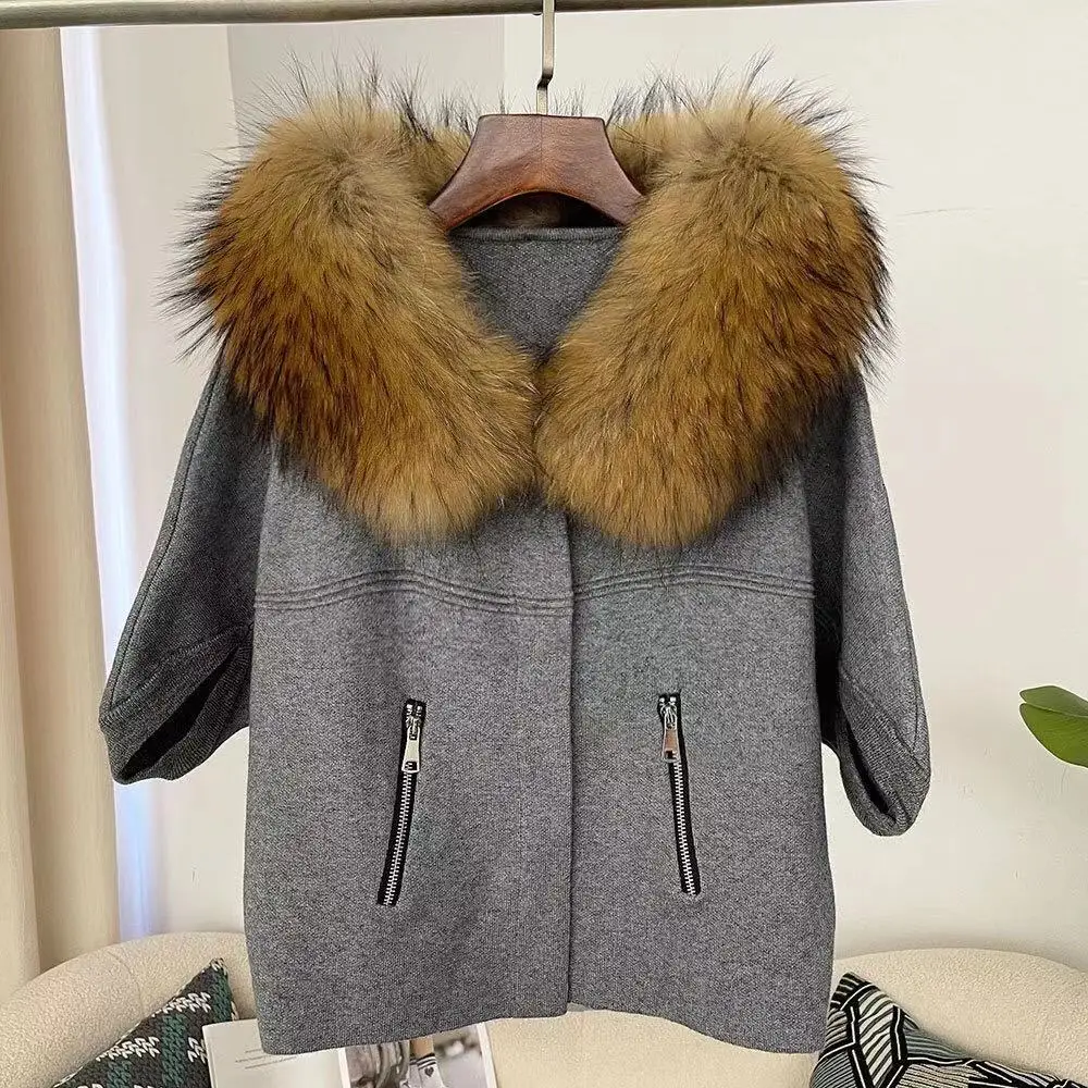 Removable fox fur collar accessory detail