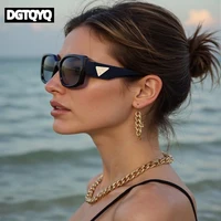 Nouvelles Lunettes de Soleil de Luxe Premium 2026 – Marque Designer Noire – Modèle Triangle avec Étiquette Dorée – Lunettes Carrées pour Hommes et Femmes 3