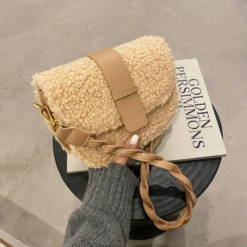 

2023 Winter Women's Shoulder Bag Messenger Weave Strap Saddle Armpit Bag New High-quality Plush Fur Bag Women's Handbag Designer