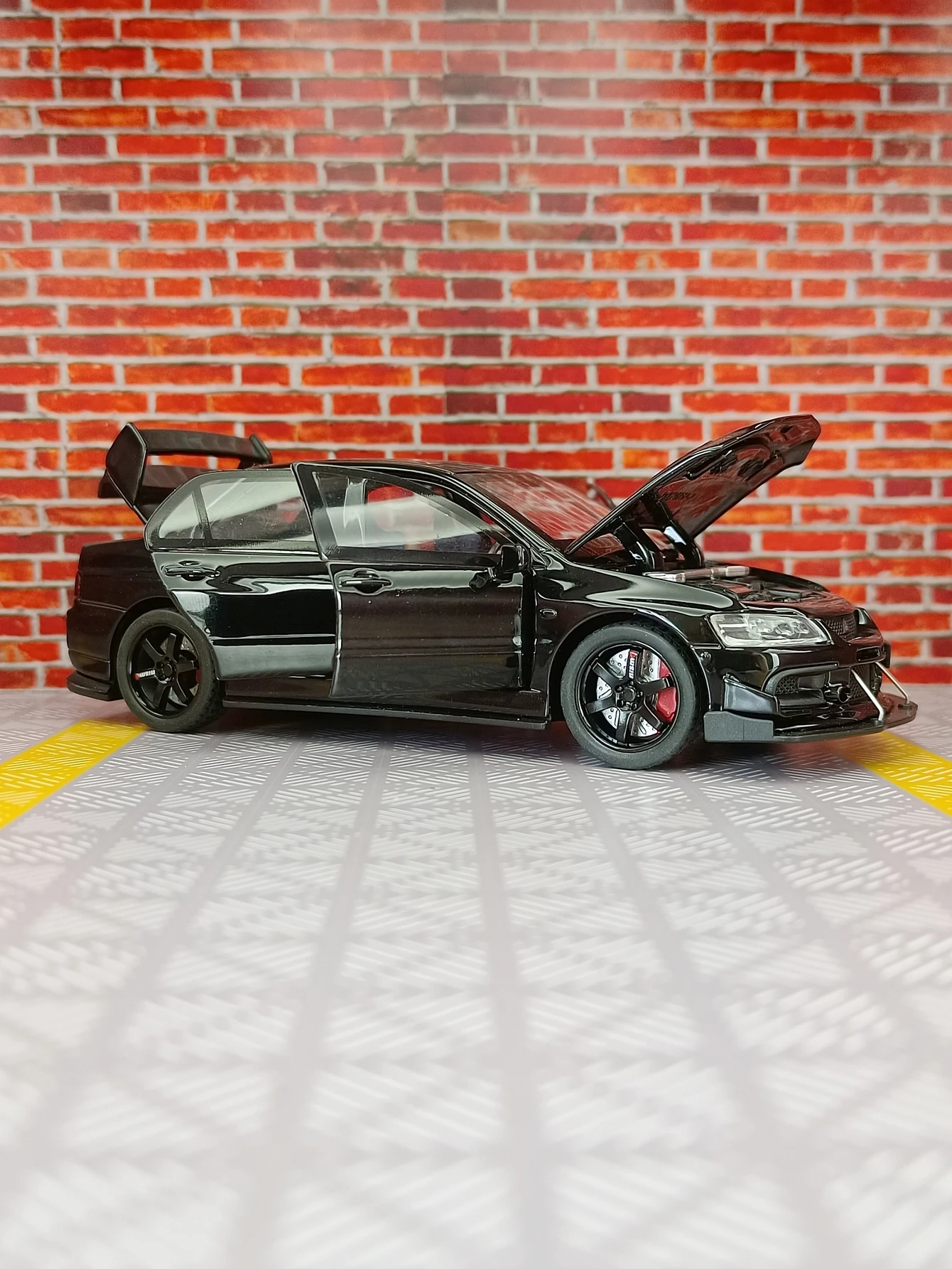 1:32 Mitsubishis Evo 9 Alloy Racing Car Model Diecast Metal Toy Car High Simulation Sound and Light Kid Toy Gift Collection 4