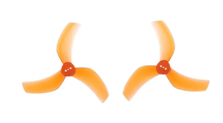 Hélices Gemfan D90S 3.5 pouces montées sur un drone FPV, vue de dessus montrant les pales inclinées