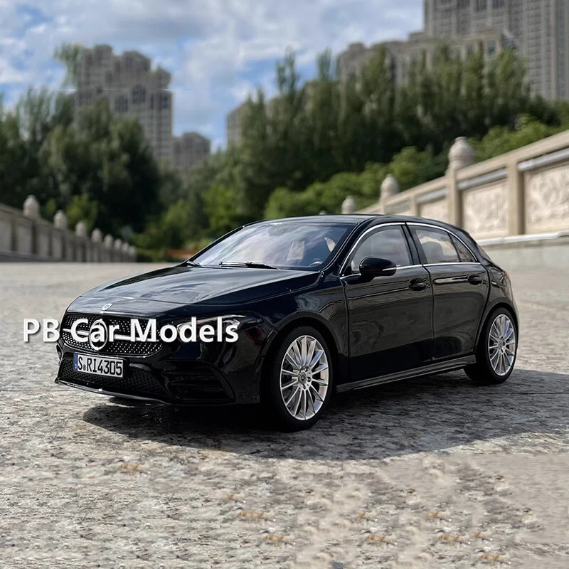 

NOREV 1:18 Class A GLA A180 2018 alloy car model +small gift