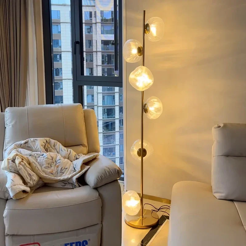 ������ �̴ϸָ���Ʈ â�Ƿ� ���� ���̵� LED �÷ξ� ����, �Ž� Ȩ ���, �ڳ� ����, ħ��, ħ�� ��, ���ĵ� ���̺� ����