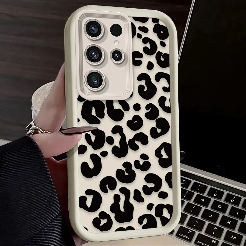 Chic Black Leopard Print Phone Case