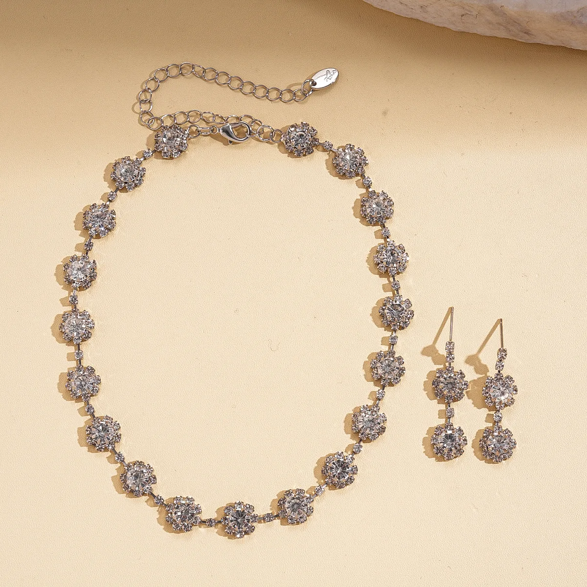 Exquisite Two-Piece Diamond-Encrusted Floral Ear Cuff Necklace Set Luxury Fashion Clavicle Chain Cross-Border Jewelry