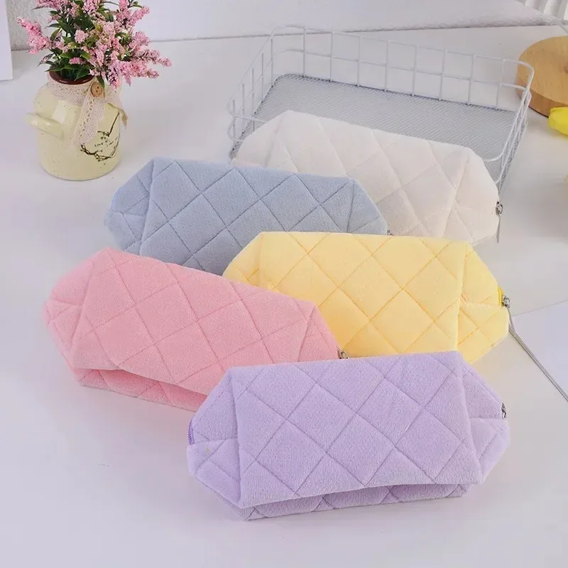 Girls Soft Plush Travel Cosmetic Bag Organizer Case Cute Lady Make Up Case Necessaries Solid Color Plaid Makeup Bag for Women
