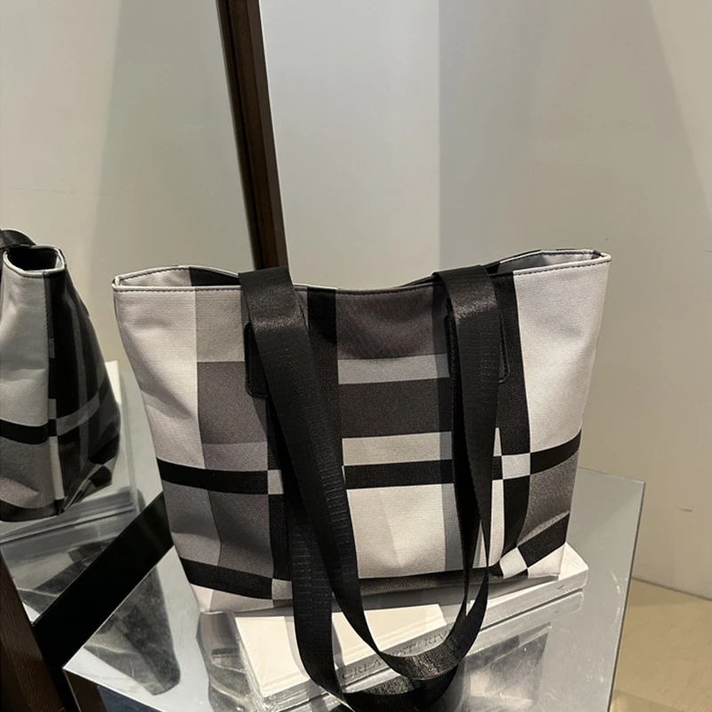 Casual Trendy Women's Handbag Shoulder Bag PU Leather Grid Pattern Wear-resistant Large Capacity Tote Bag For Outings Shopping