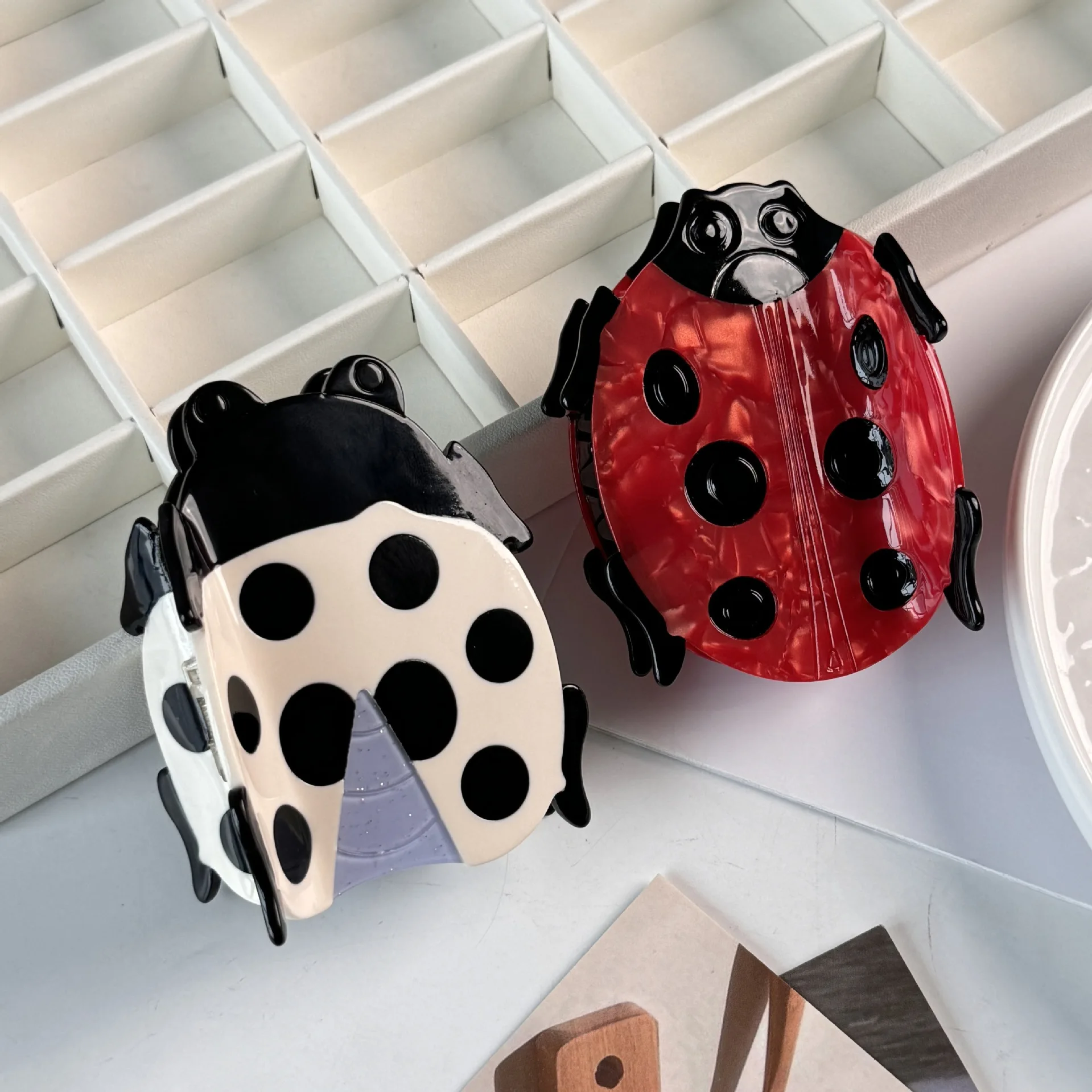 1 Stück Haarspange aus Acetat im Punk-Stil mit Tier-Cartoon, rutschfest und bequemer Griff, Marienkäfer-Design, geeignet für Frauen und Mädchen