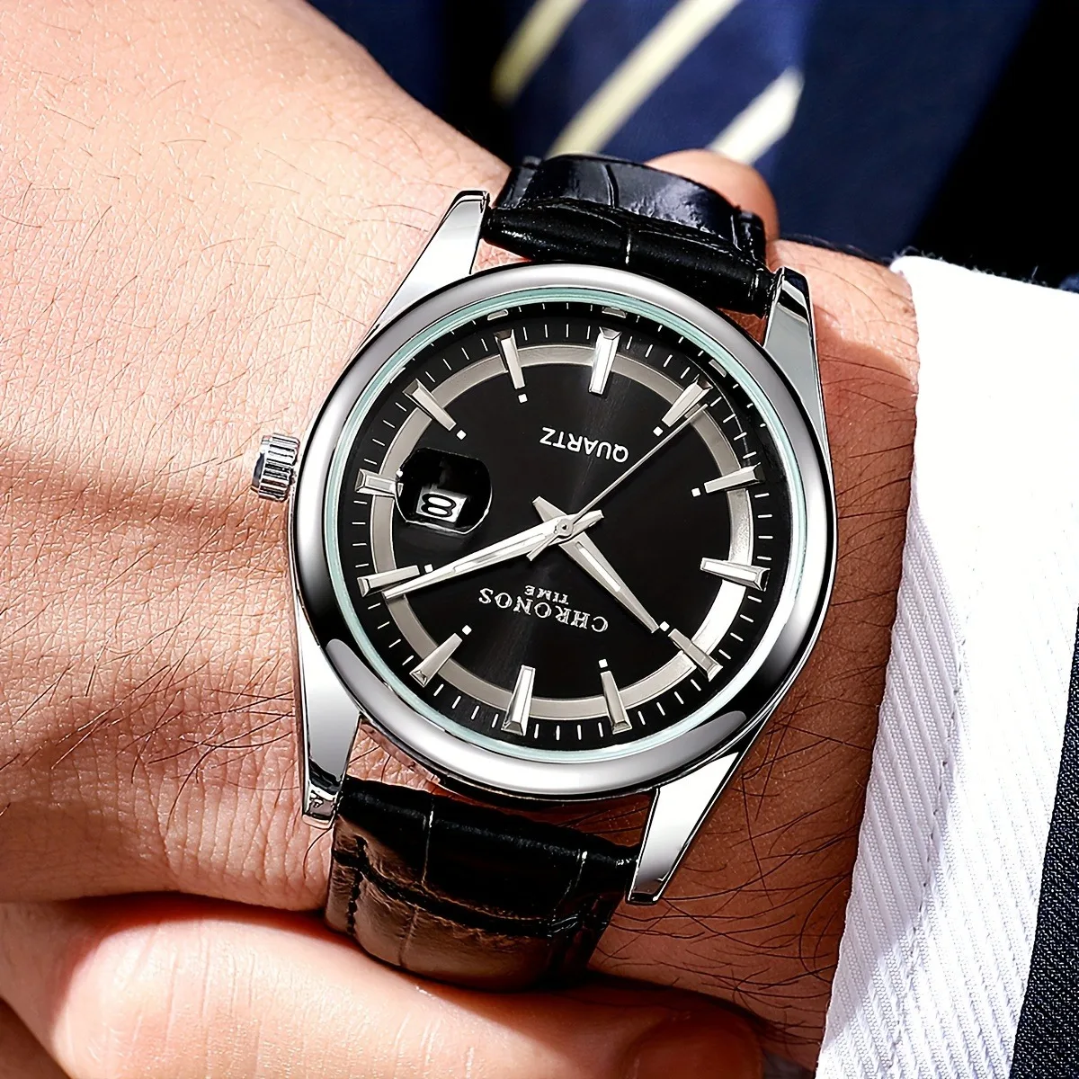 クロノスメンズクラシッククォーツ腕時計カレンダー発光ダイヤルレザー