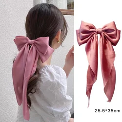 Elegant Red Satin Bow Hair Clip - Fashionable Hair Accessory (Pink)